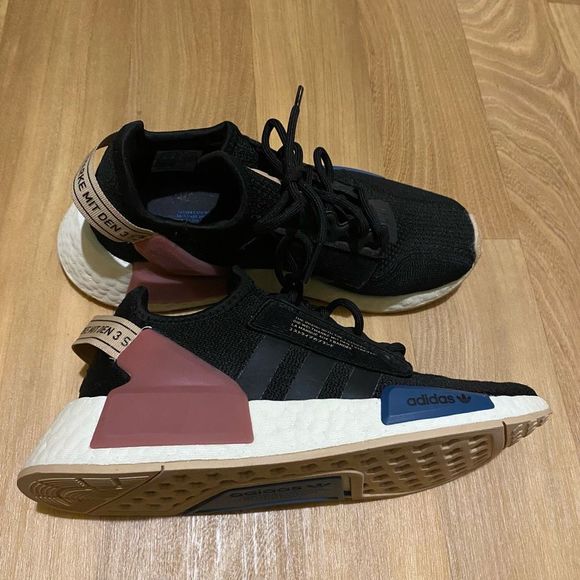 Adidas Youth NMD R1 V2 Sneakers | 4 - Picture 2 of 8